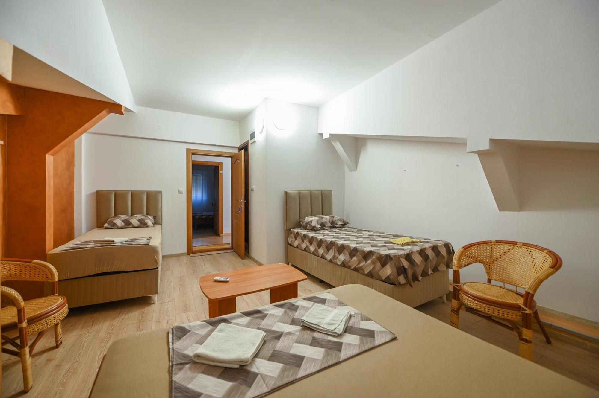 Zagoric Hostel Izvor מראה חיצוני תמונה