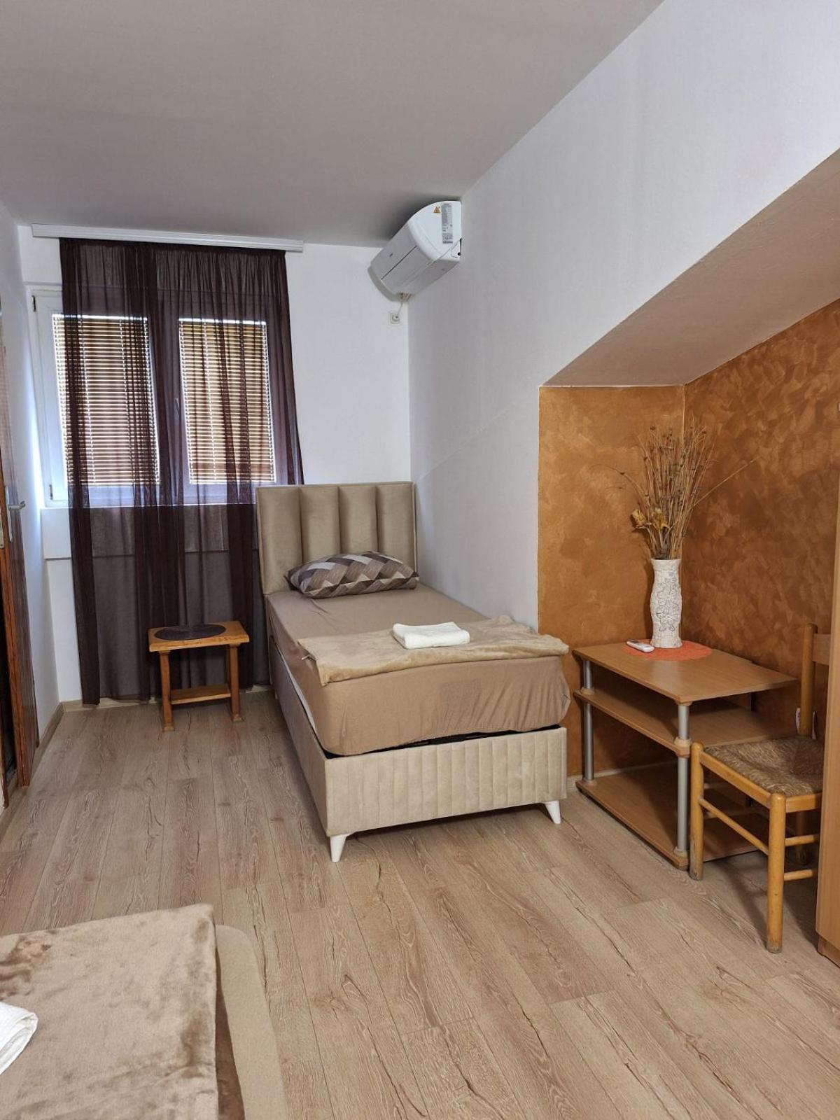 Zagoric Hostel Izvor מראה חיצוני תמונה