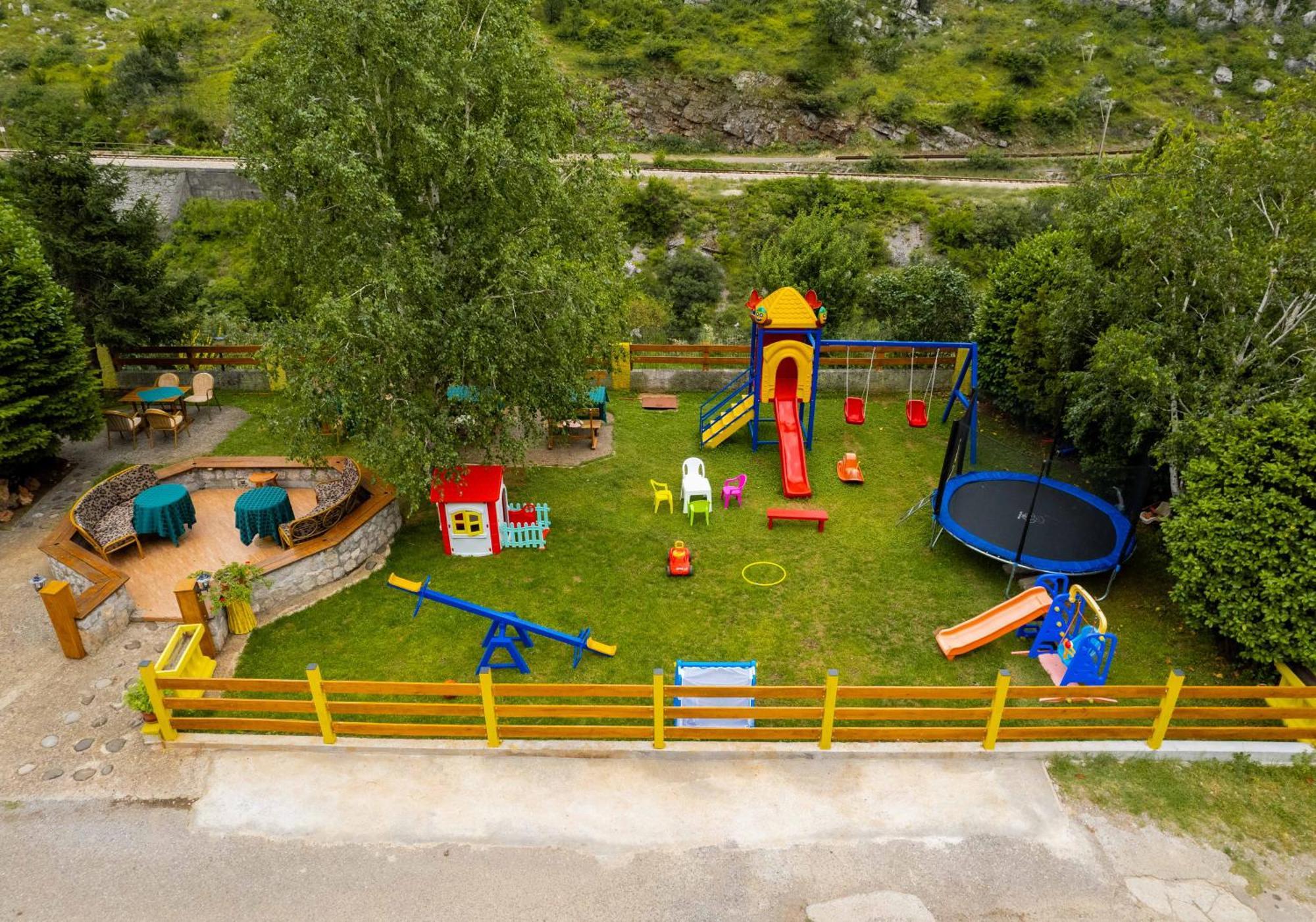 Zagoric Hostel Izvor מראה חיצוני תמונה