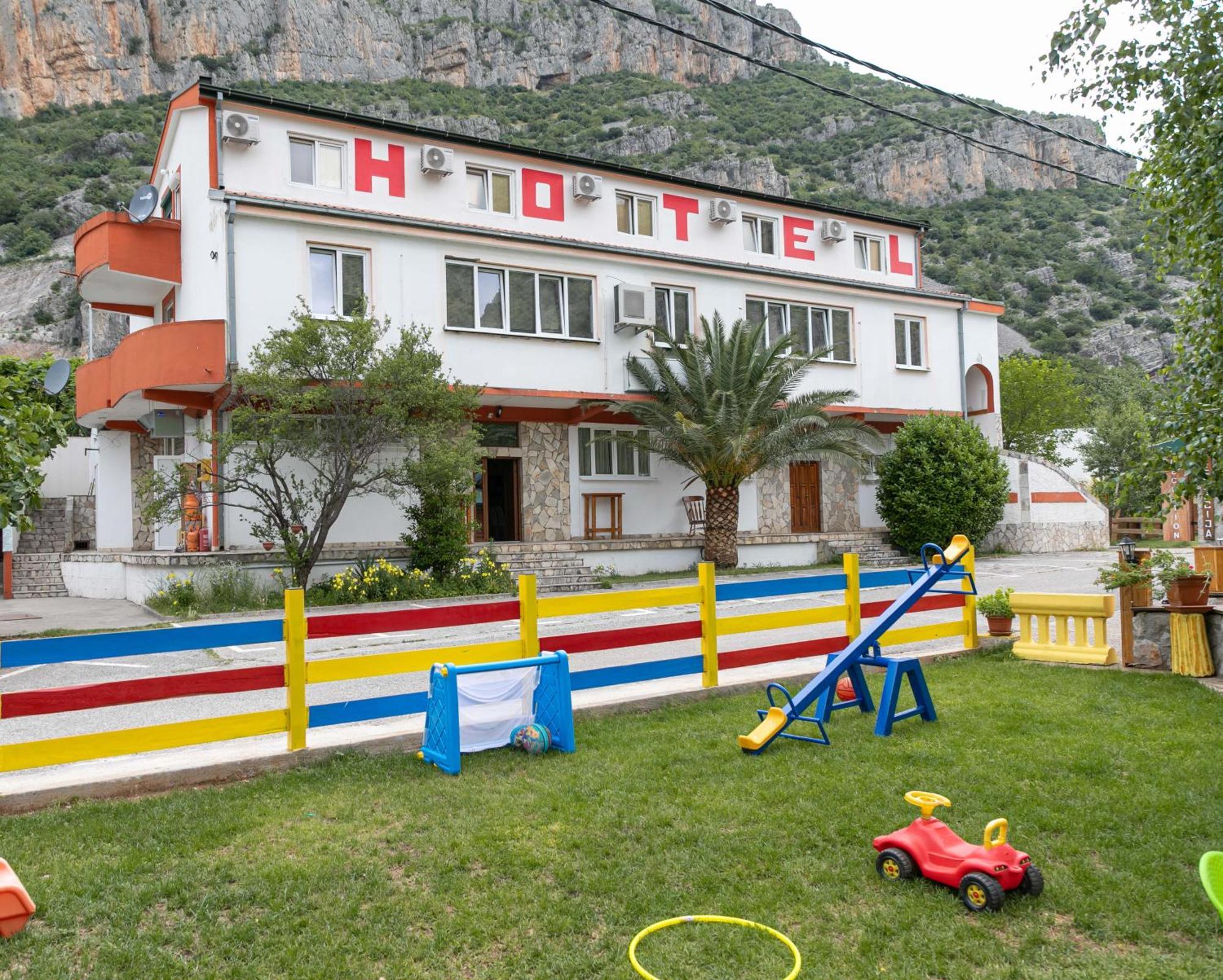 Zagoric Hostel Izvor מראה חיצוני תמונה