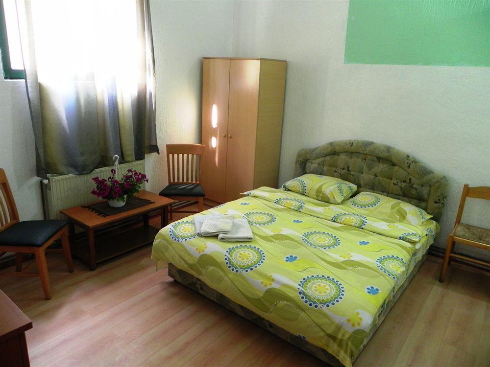 Zagoric Hostel Izvor מראה חיצוני תמונה
