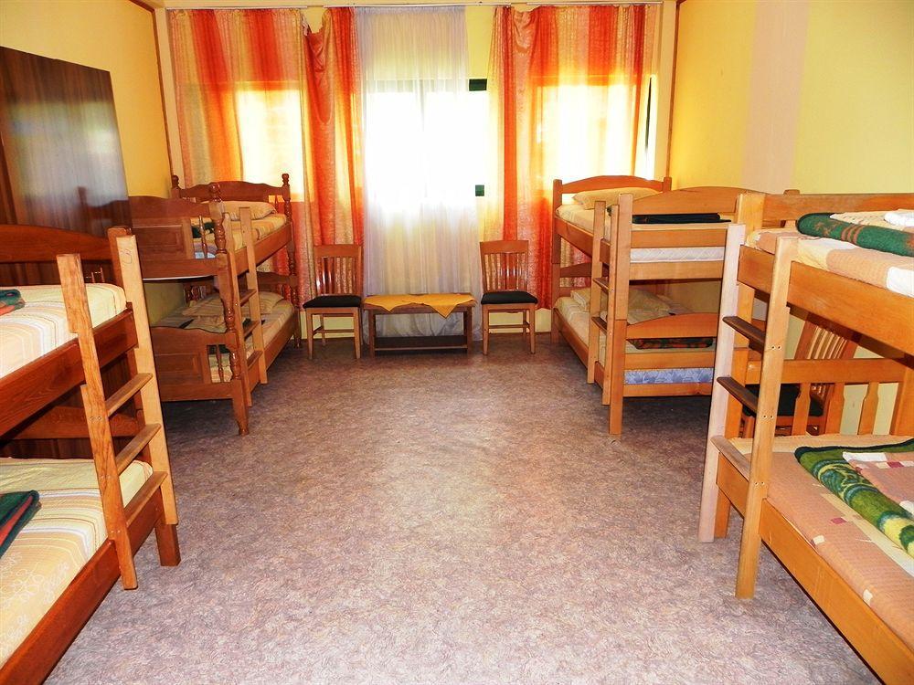 Zagoric Hostel Izvor מראה חיצוני תמונה