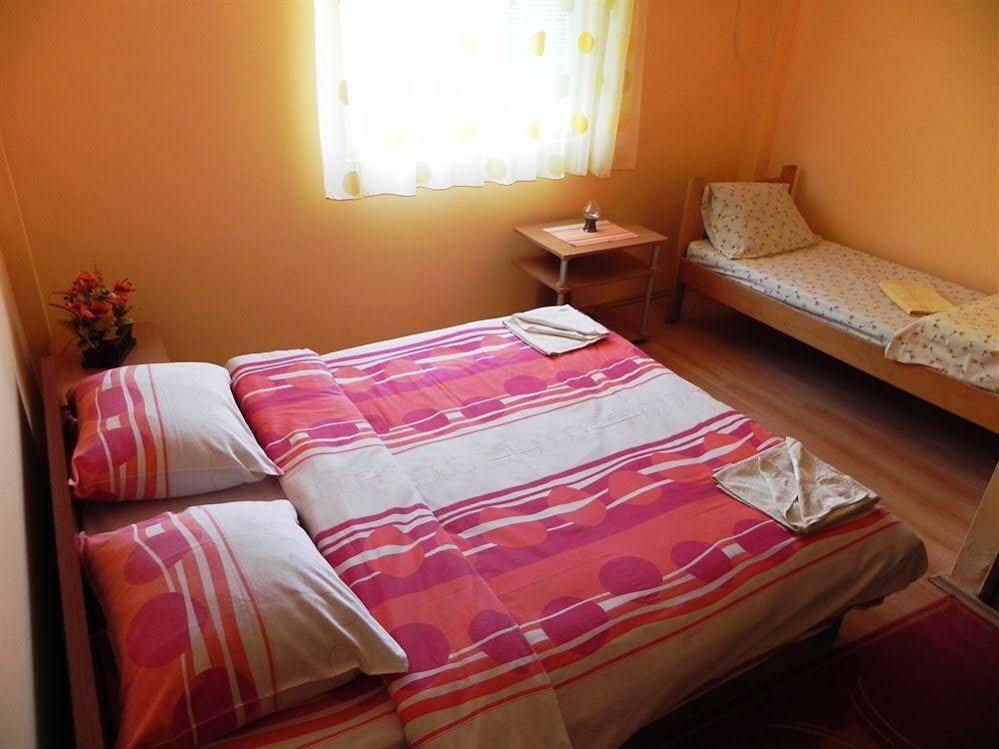 Zagoric Hostel Izvor מראה חיצוני תמונה